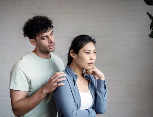 Navigating Relationships: Spotting Red Flags of Narcissism Early